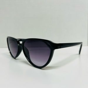 Fashion Accessory Sunglasses Classy Black Sexy Cat eye Sunglasses w Purple Tent